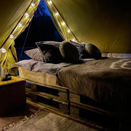 Οργανωμένο κάμπινγκ Kitsemaja Glamping